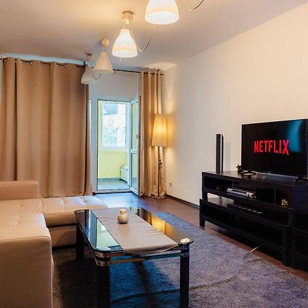 Comfy Apartment With Private Parking And Netflix Bükreş Dış mekan fotoğraf