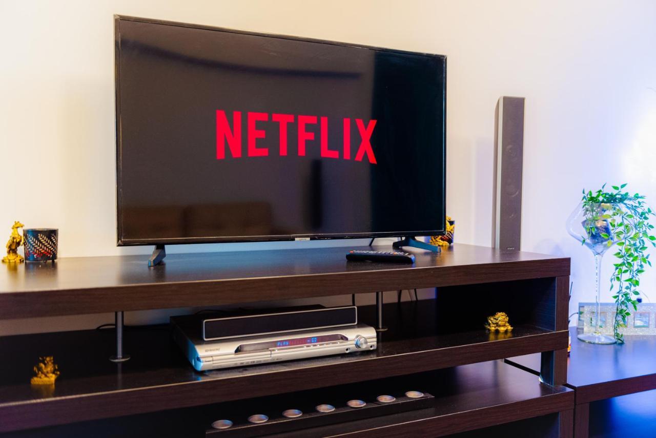 Comfy Apartment With Private Parking And Netflix Bükreş Dış mekan fotoğraf