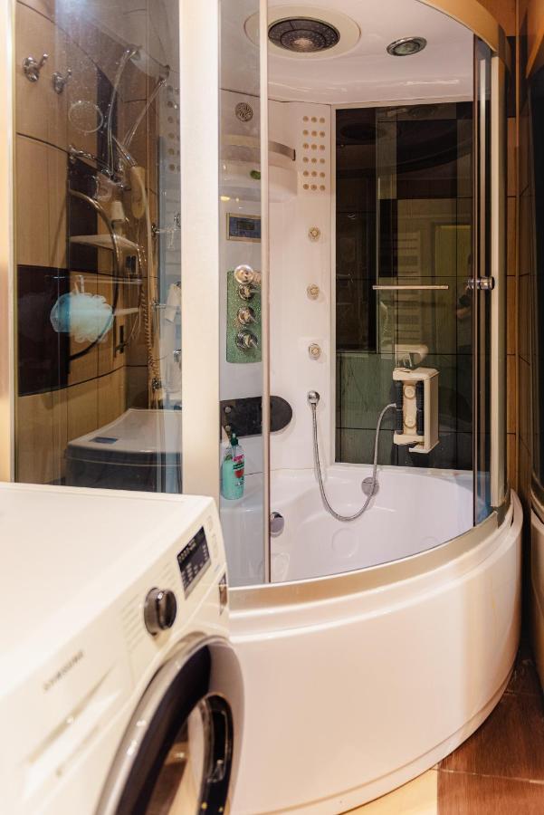 Comfy Apartment With Private Parking And Netflix Bükreş Dış mekan fotoğraf