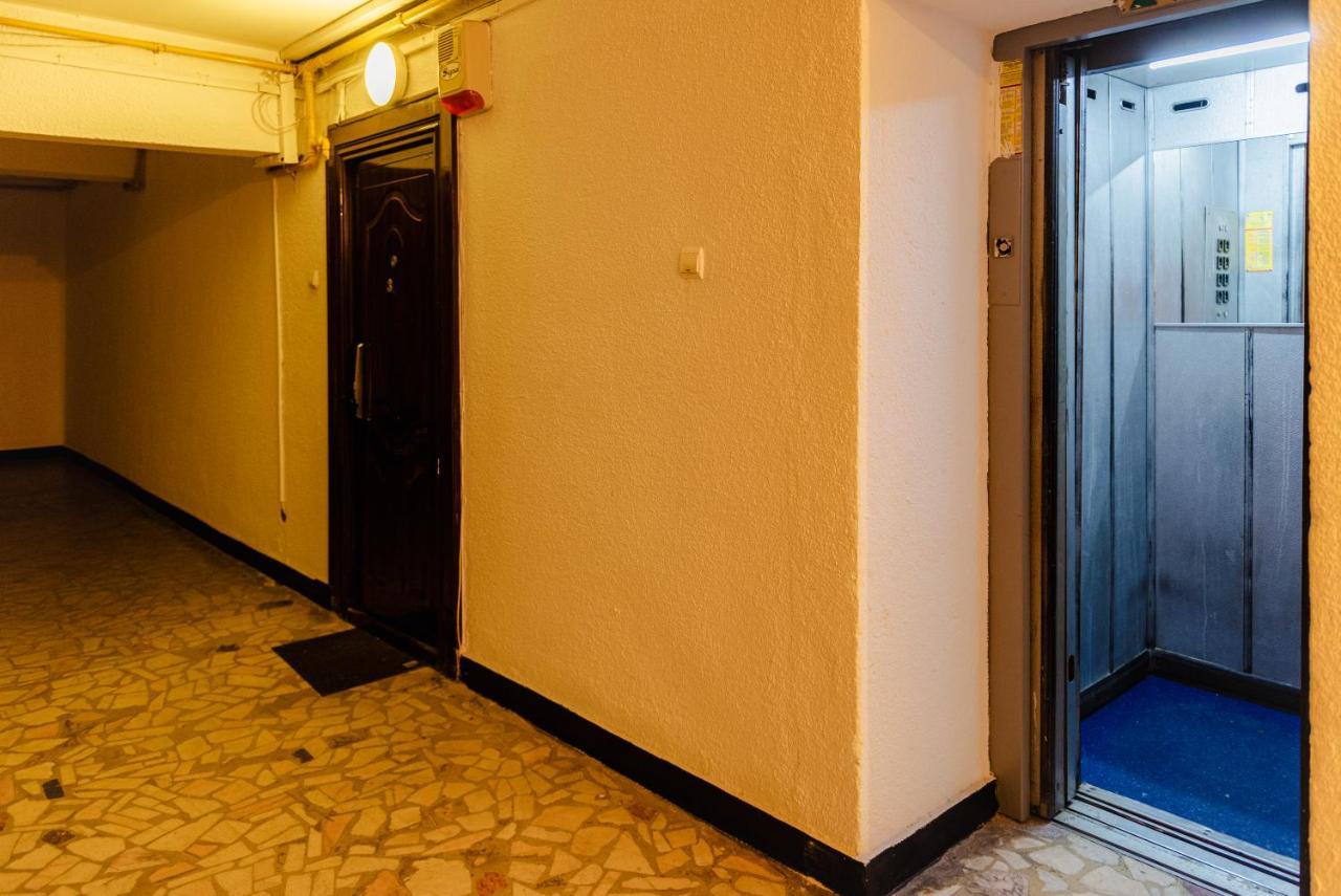 Comfy Apartment With Private Parking And Netflix Bükreş Dış mekan fotoğraf